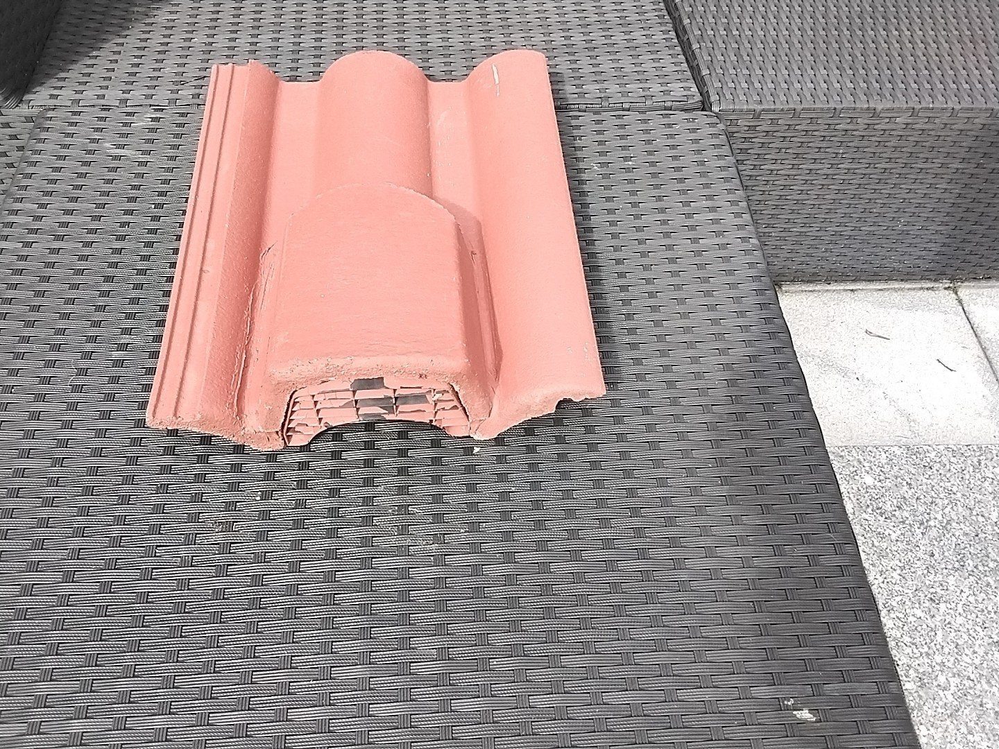 nieuwe ontluchting dakpan rood merk lafarge 6 euro, Doe-het-zelf en Verbouw, Dakpannen en Dakbedekking, Ophalen of Verzenden, Nieuw