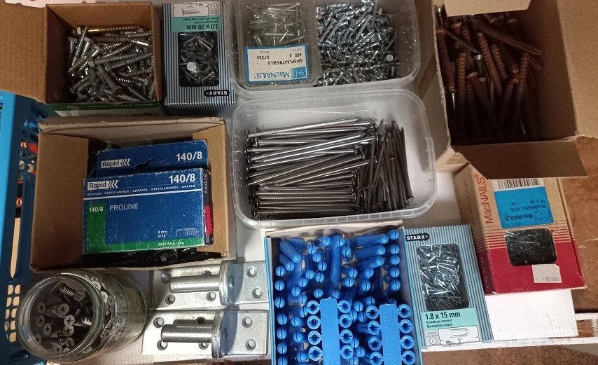 Grote partij spijkers etc., Ophalen, Nieuw, 50 tot 100 mm, Spijkers