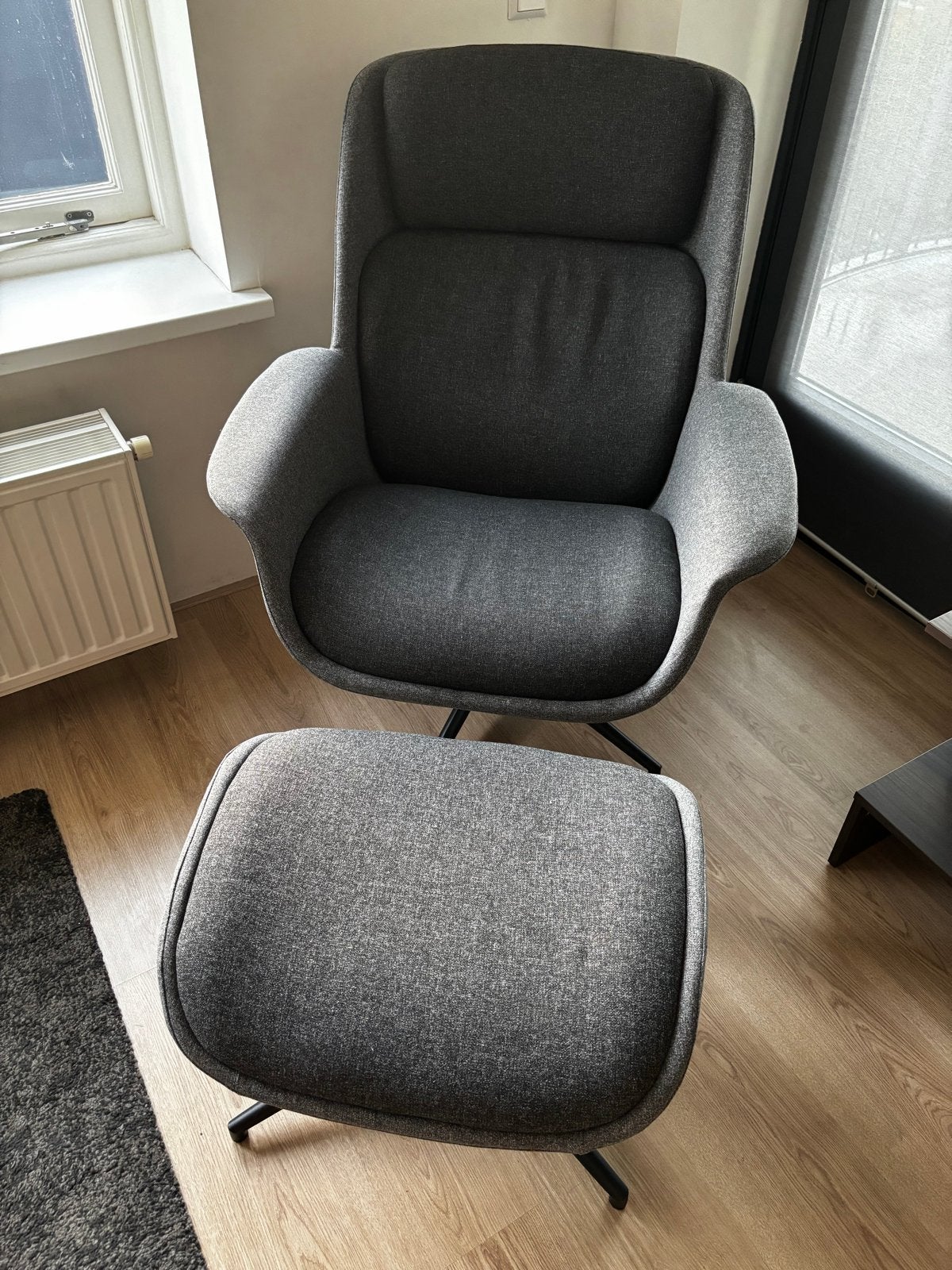 Comfortabele grijze fauteuil met voetenbank van IKEA, Ophalen, Zo goed als nieuw, Stof, 75 tot 100 cm