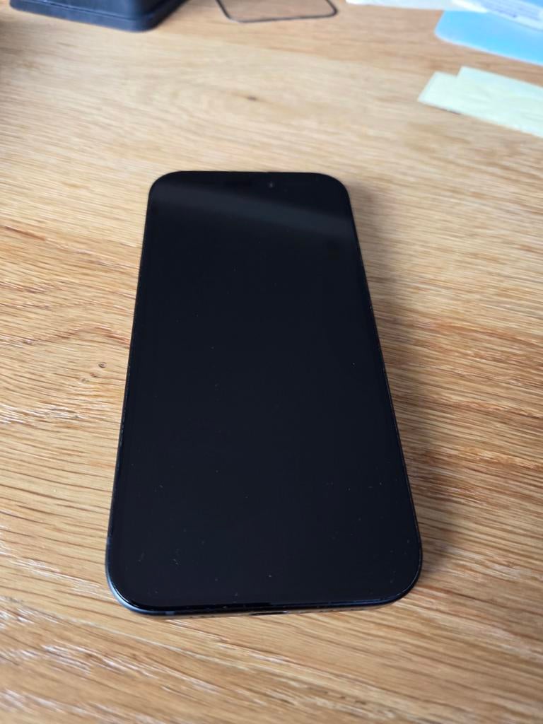 iPhone 15 128GB zwart + 2 screenprotectors, Telecommunicatie, Mobiele telefoons | Apple iPhone, Ophalen, Zwart, 128 GB, IPhone 15