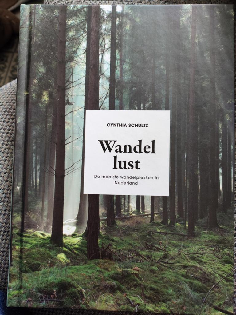 Wandel lust: De mooiste wandelplekken in Nederland, Overige merken, Fiets- of Wandelgids, Ophalen of Verzenden, Zo goed als nieuw