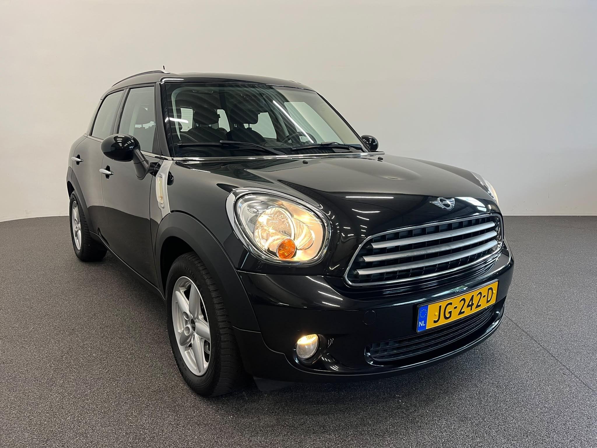 MINI Countryman Cooper Carver Panoramadak Stoelverwarming Pa, Auto's, Mini, Voorwielaandrijving, Euro 5, Stof, Gebruikt