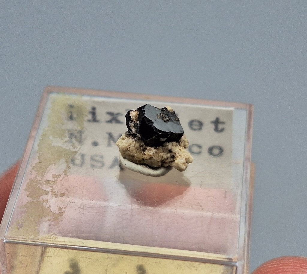 Bixbyiet - New Mexico, USA, Verzamelen, Ophalen of Verzenden, Mineraal