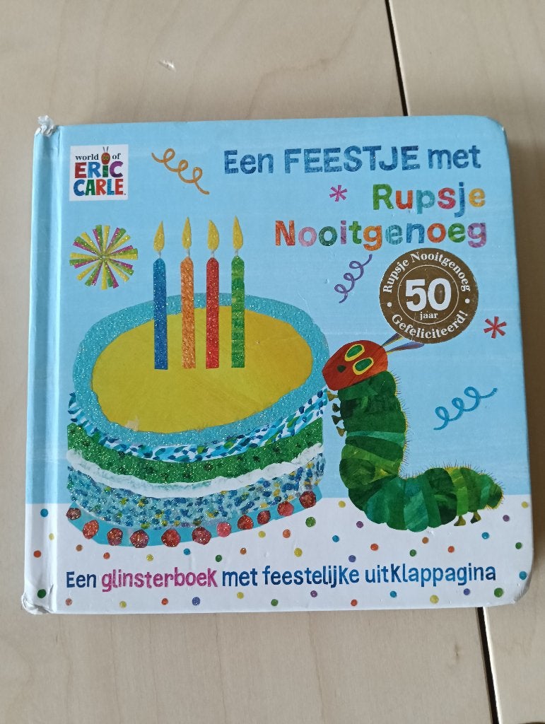 Een feestje met Rupsje Nooitgenoeg, glinsterboek Eric Carle, Ophalen of Verzenden, Zo goed als nieuw
