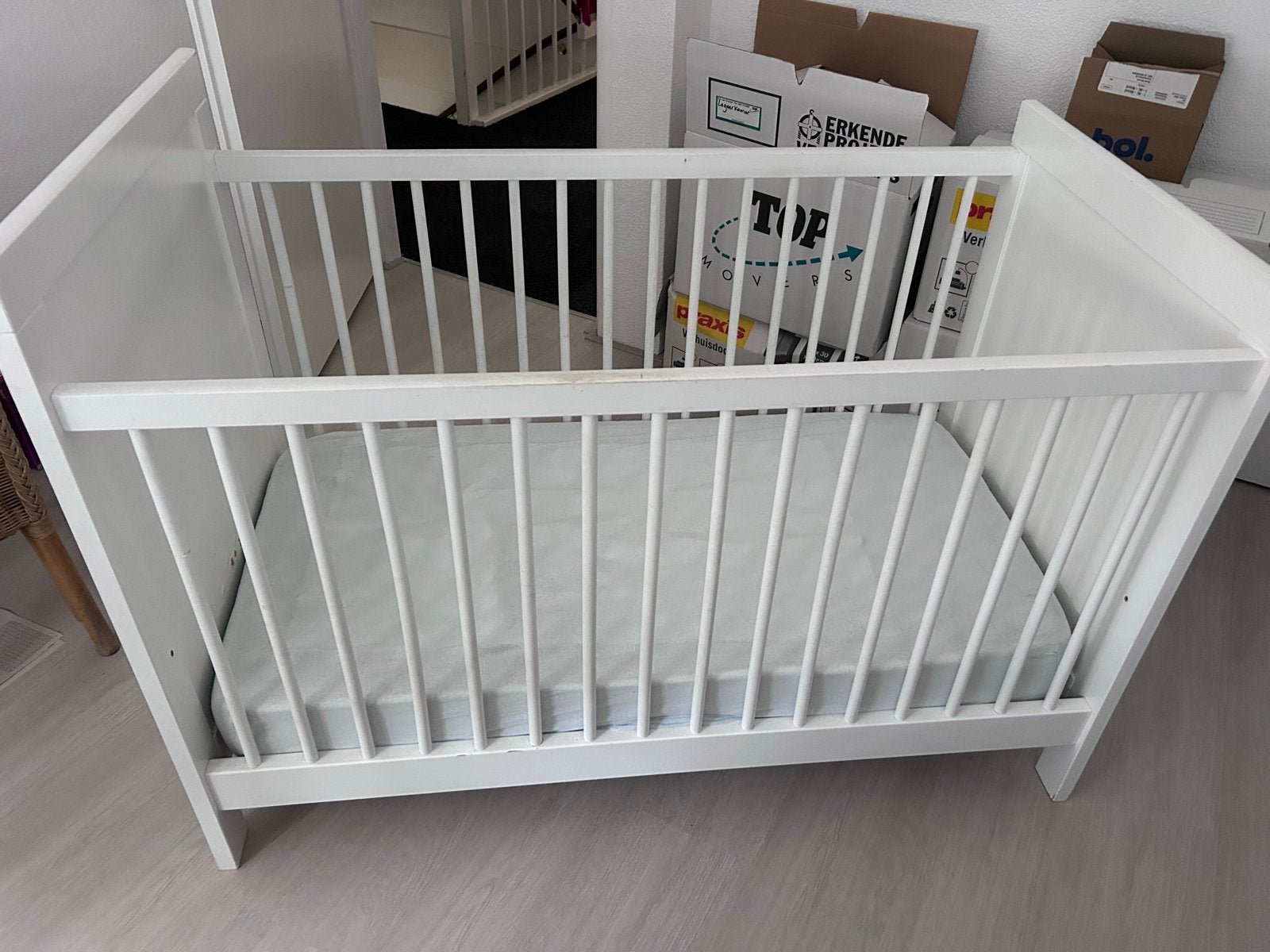 Ledikant Bopita met matras en beschermers - gebruikt, Ophalen, Gebruikt, Minder dan 140 cm, Matras