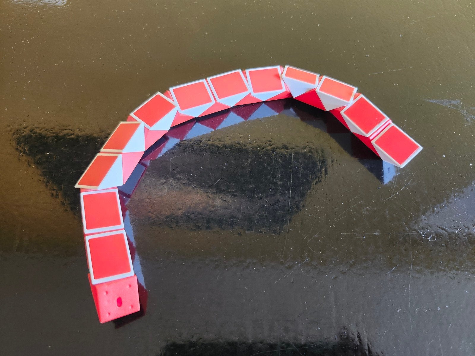 Rubik's Snake Puzzel - Rood/Wit, Ophalen