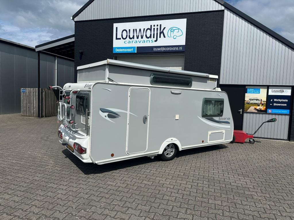 TRIGANO Silver 420 ’11 (Mover, Vastbed, Hefdak), Caravans en Kamperen, Caravans, Vast bed, Trigano, Bedrijf, Treinzit