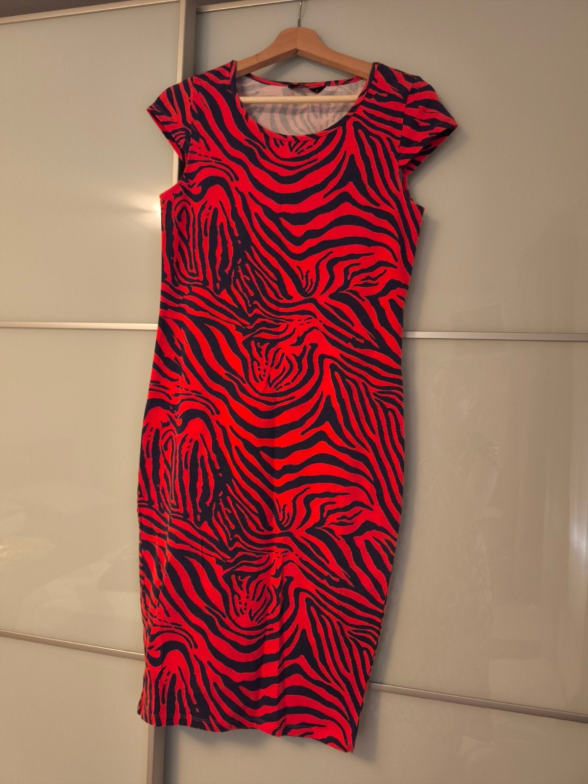 ONLY jurk met zebraprint - rood/blauw, maat M, Maat 38/40 (M), Ophalen of Verzenden, ONLY, Zo goed als nieuw