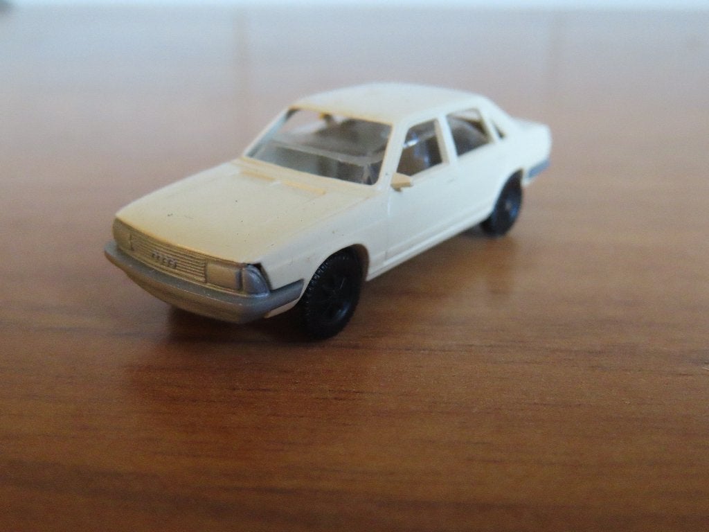 Schaalmodel Audi 100 1:87 Fleischmann, model vanaf 1977, Hobby en Vrije tijd, Modelauto's | 1:87, Ophalen of Verzenden, Zo goed als nieuw