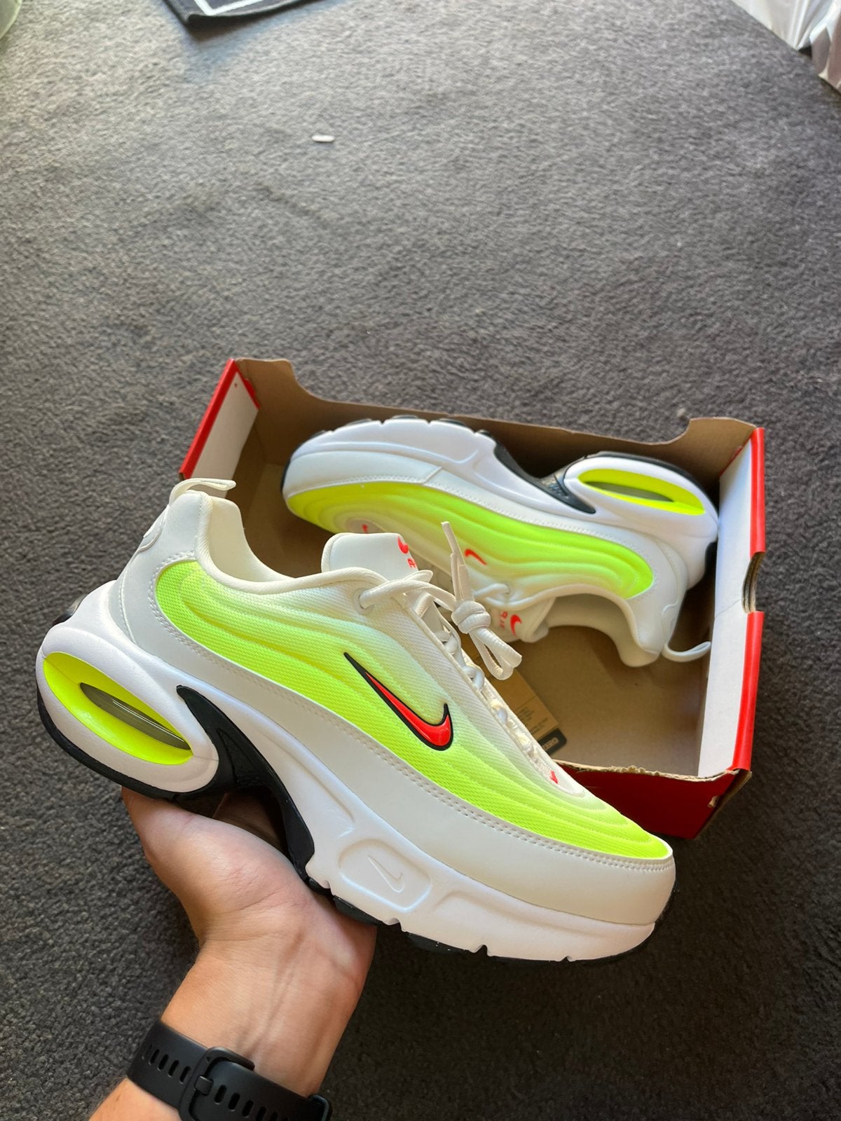 Nike Air Max Portal White Bright Crimson - Maat 42.5, Wit, Nieuw, M, Ophalen of Verzenden