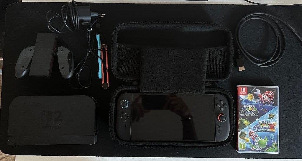 Nintendo Switch 2 + Mario Galaxy 1 & 2 + FC 26 + Case