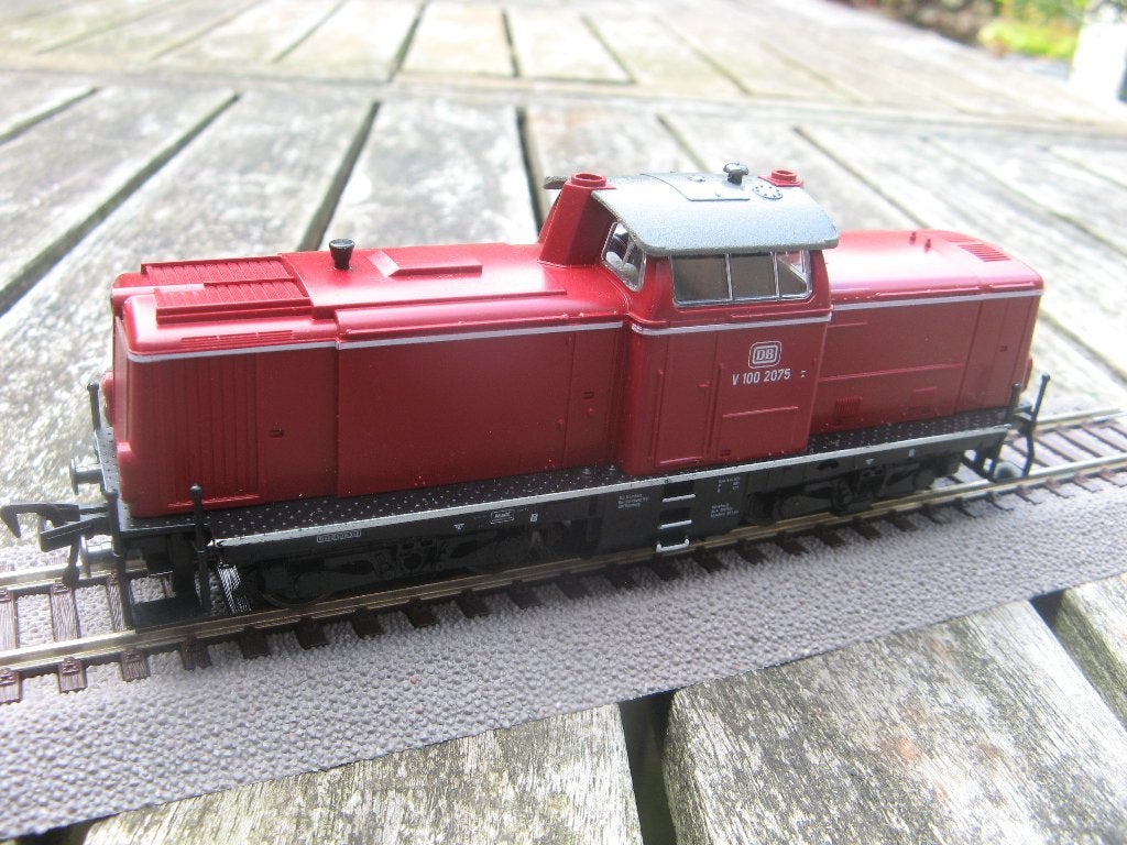 FLEISCHMANN 4230: dieselloc V100 van de DB, Ophalen, Gelijkstroom, Fleischmann, Nieuw