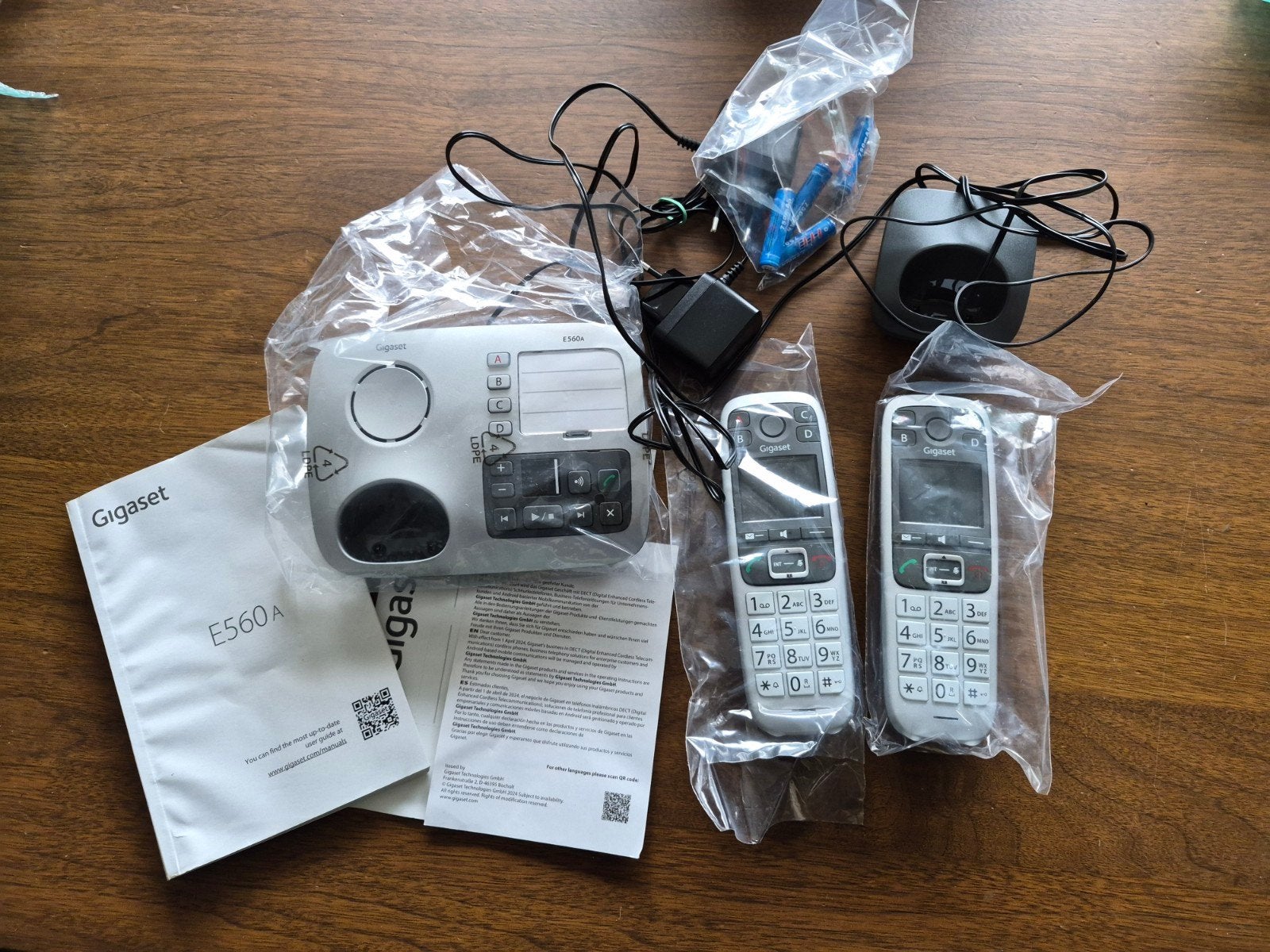 Gigaset E560A Duo - Draadloze telefoon met antwoordapparaat, Telecommunicatie, Verzenden, Zo goed als nieuw, 2 handsets, Stralingsarm