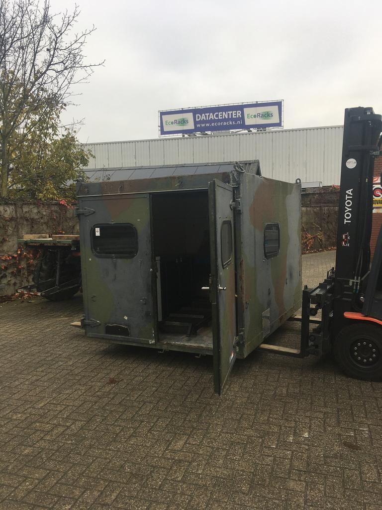 Shelter/teeny house stond op unimog, Ophalen, Zo goed als nieuw