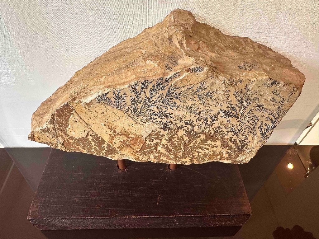 Dendriet zandsteen object, Ophalen