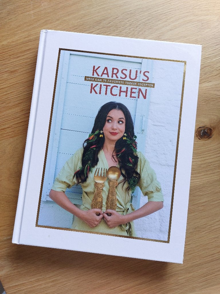 Karsu's kitchen kookboek, Ophalen of Verzenden, Zo goed als nieuw, Karsu, Overige gebieden