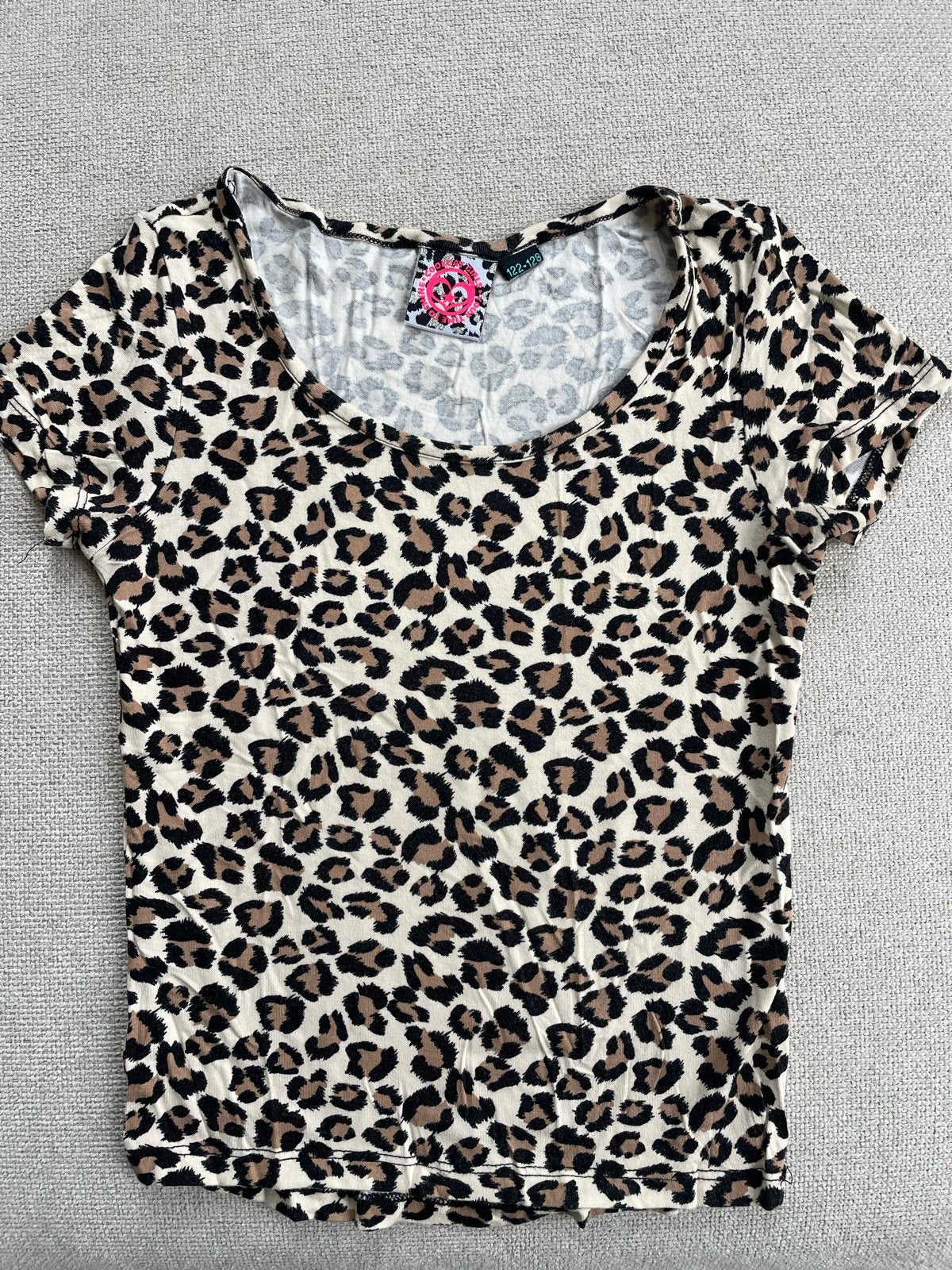 Leopardprint T-shirt Meisje Maat 122-128, Kinderen en Baby's, Kinderkleding | Maat 122, Ophalen of Verzenden, Zo goed als nieuw