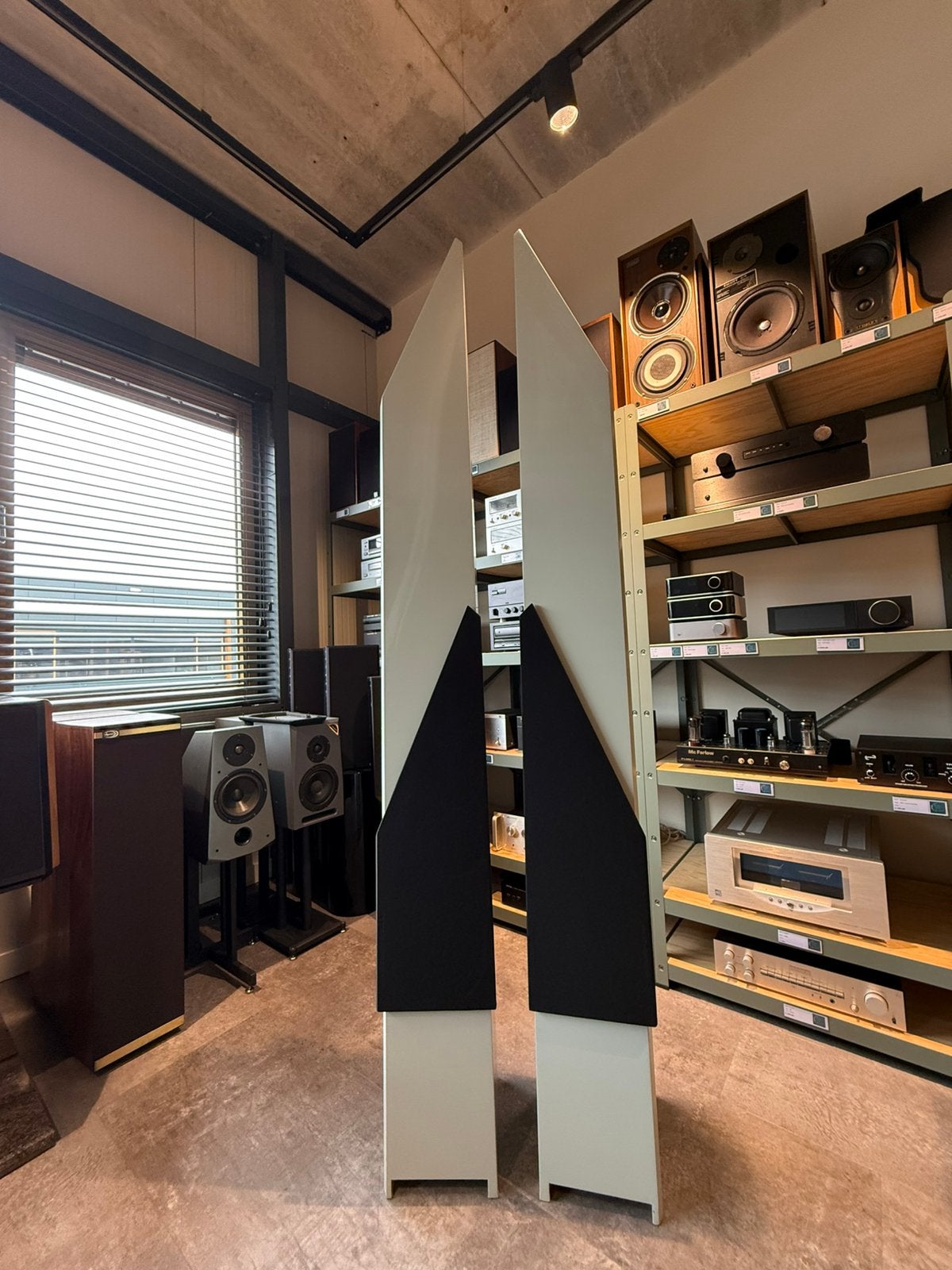 Studio de Schop De Wig, zéér zeldzaam, gereviseerd, garantie, Studio de Schop, Contact@vintageaudiobreda.nl, Zo goed als nieuw
