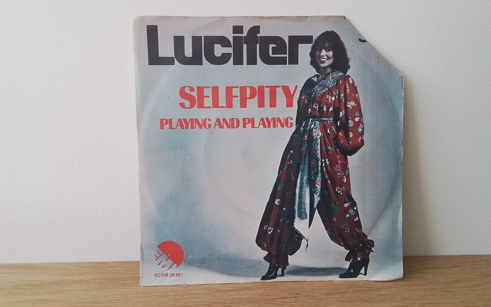 Lucifer - selfpity, Ophalen of Verzenden