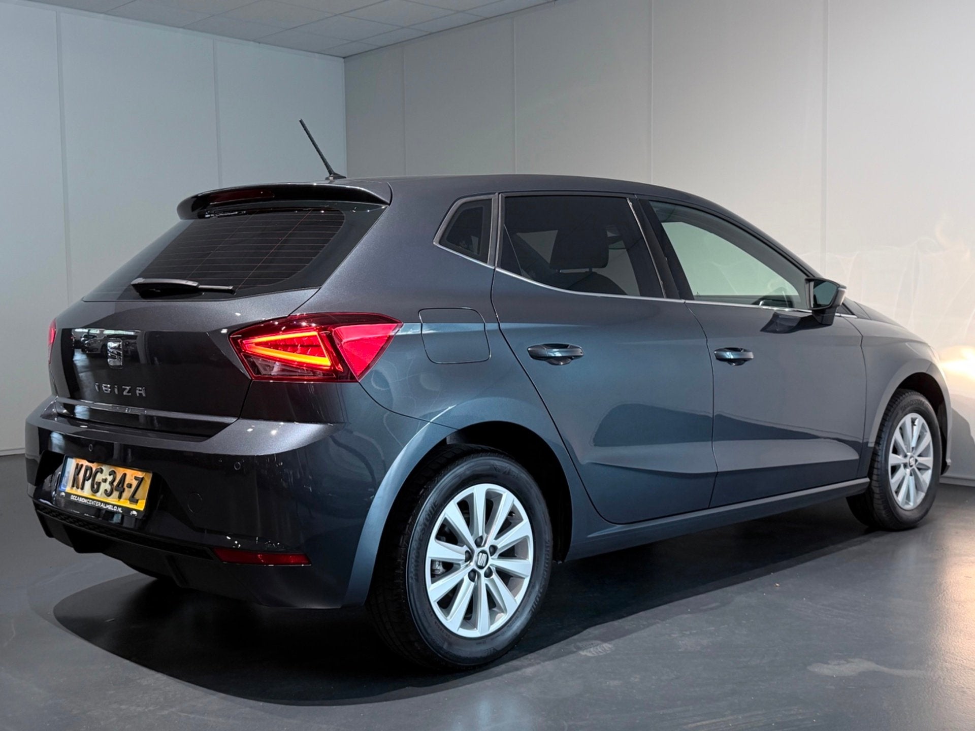 Seat Ibiza 1.0 TSI Style Business Intense DSG /Clima/Cruise/, Auto's, Stof, Gebruikt, 580 kg, 1072 kg