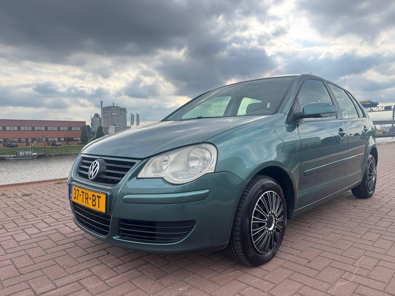 Volkswagen Polo 1.4-16V Optive /Airco/Cruise/Dak/Nieuwe APK, Voorwielaandrijving, Zwart, 4 cilinders, Bedrijf