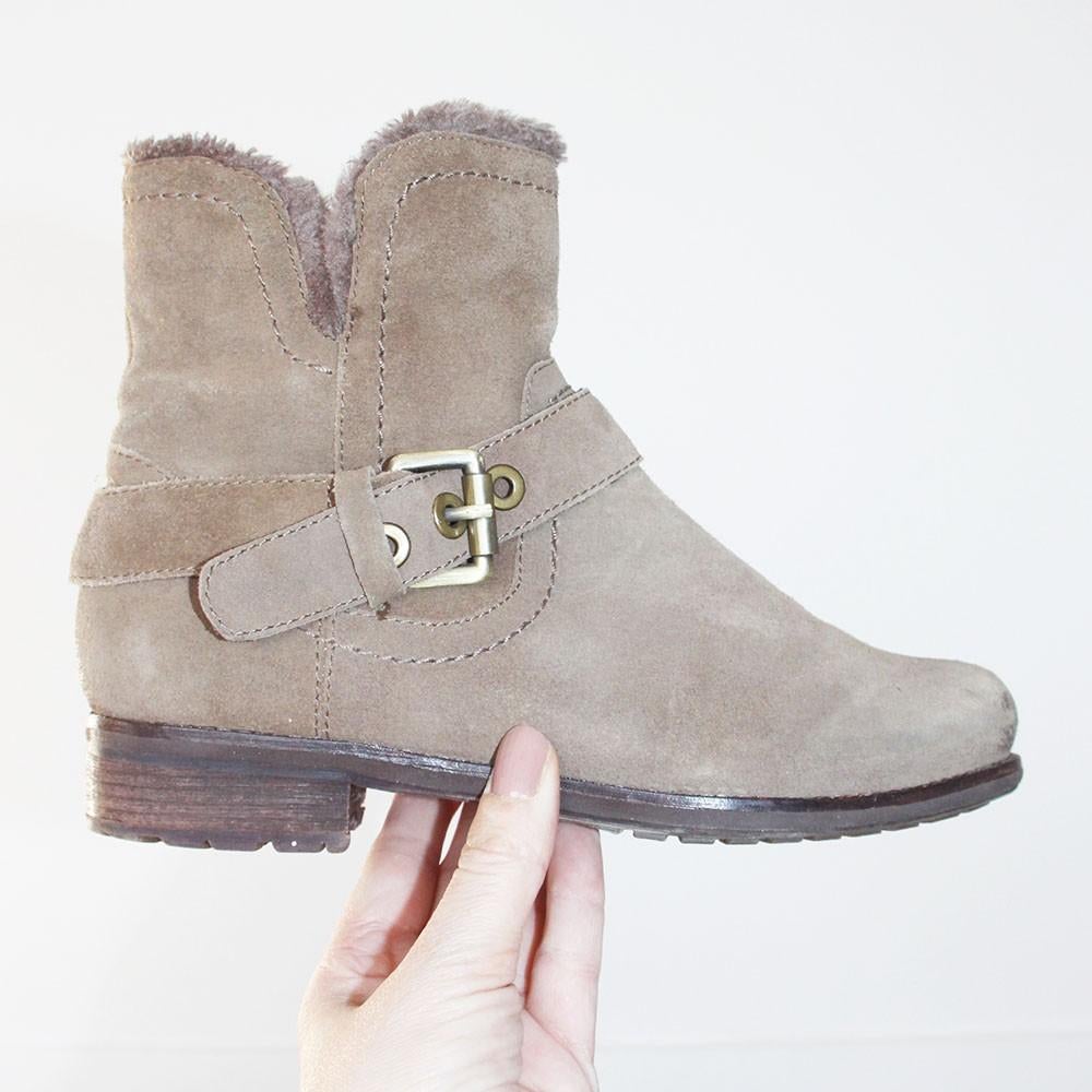 Mooie suede Gevoerde Laarsjes s27 (Maat 36) € 25,-, Bruin, Lage of Enkellaarzen, Ophalen of Verzenden, Zo goed als nieuw