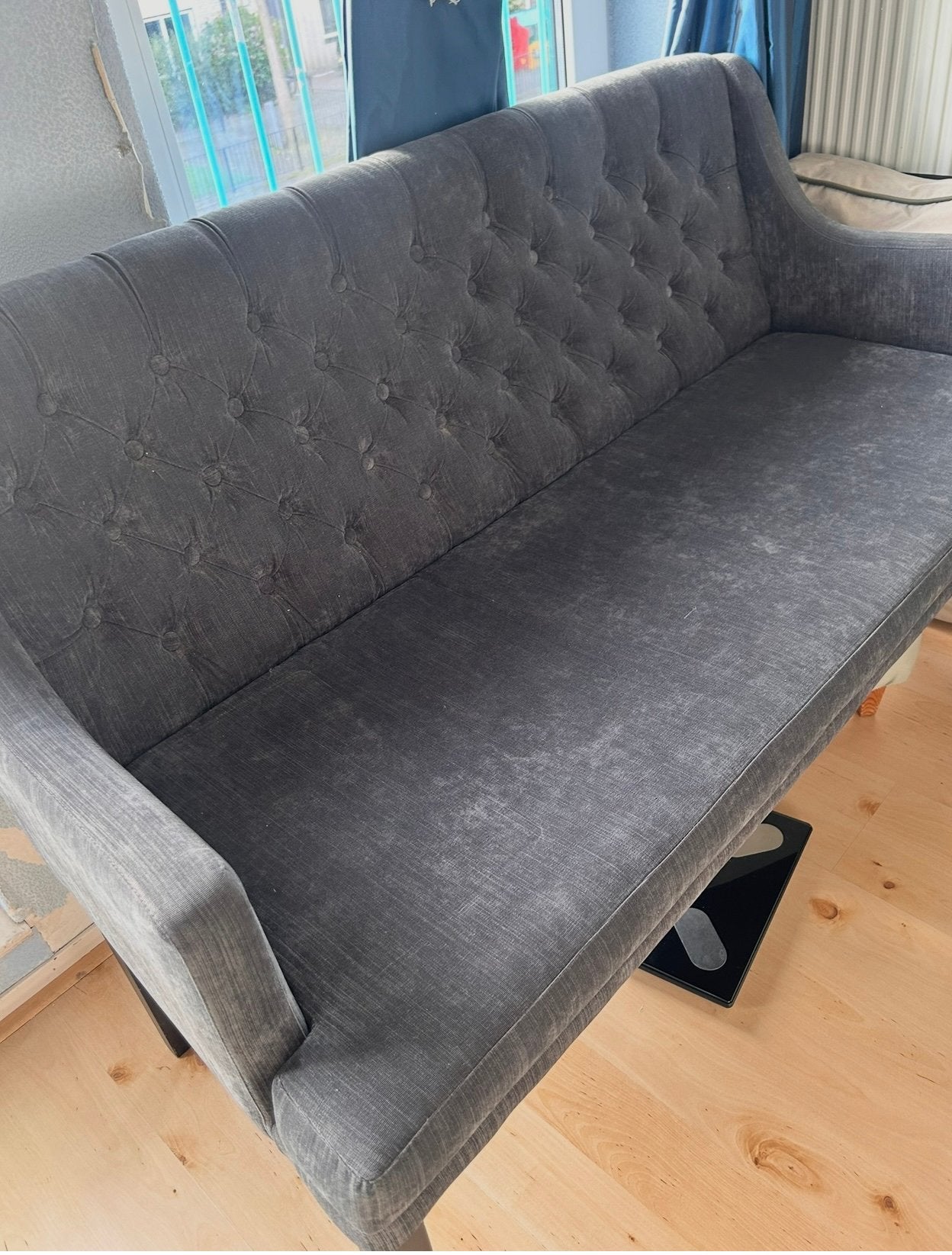 Gecapitonneerde Zithoek Marq – 3-Zits Bank + 2 Fauteuils, Huis en Inrichting, 200 cm of meer, Zo goed als nieuw, Rechthoekig, 50 tot 100 cm