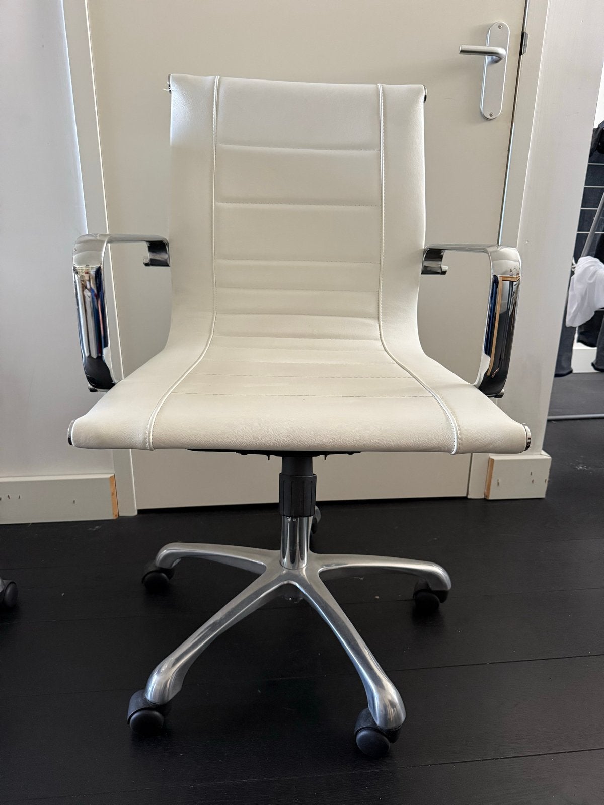 2x Bureaustoel Wit Leer Chroom Design, Ophalen, Gebruikt, Wit, Bureaustoel