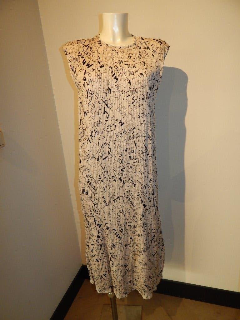 Max Mara jurk room plooi stof in zwarte tekst print mt M