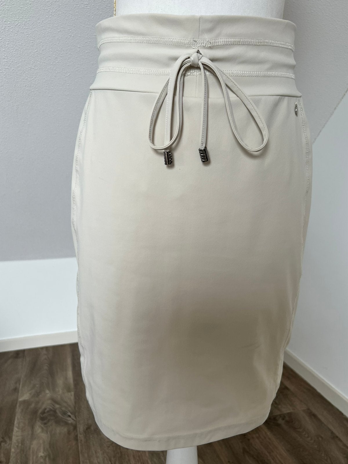 Travel kit kleur rok maat 36, Ophalen of Verzenden, Zo goed als nieuw, Maat 36 (S), Beige