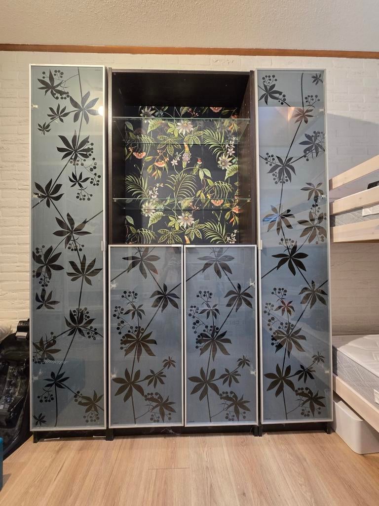 Ikea Billy boekenkast met glazen deuren en print, Ophalen, Met deur(en), 150 tot 200 cm, Modern, Functioneel, Decoratief