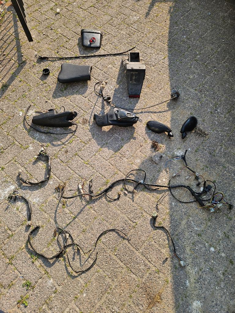 Rieju RS1 / RS2 onderdelen AM6 blok blokdelen zadel RS, Fietsen en Brommers, Brommeronderdelen | Algemeen, Gebruikt, Blok, Derbi Senda/Gilera/Aprillia/Rieju