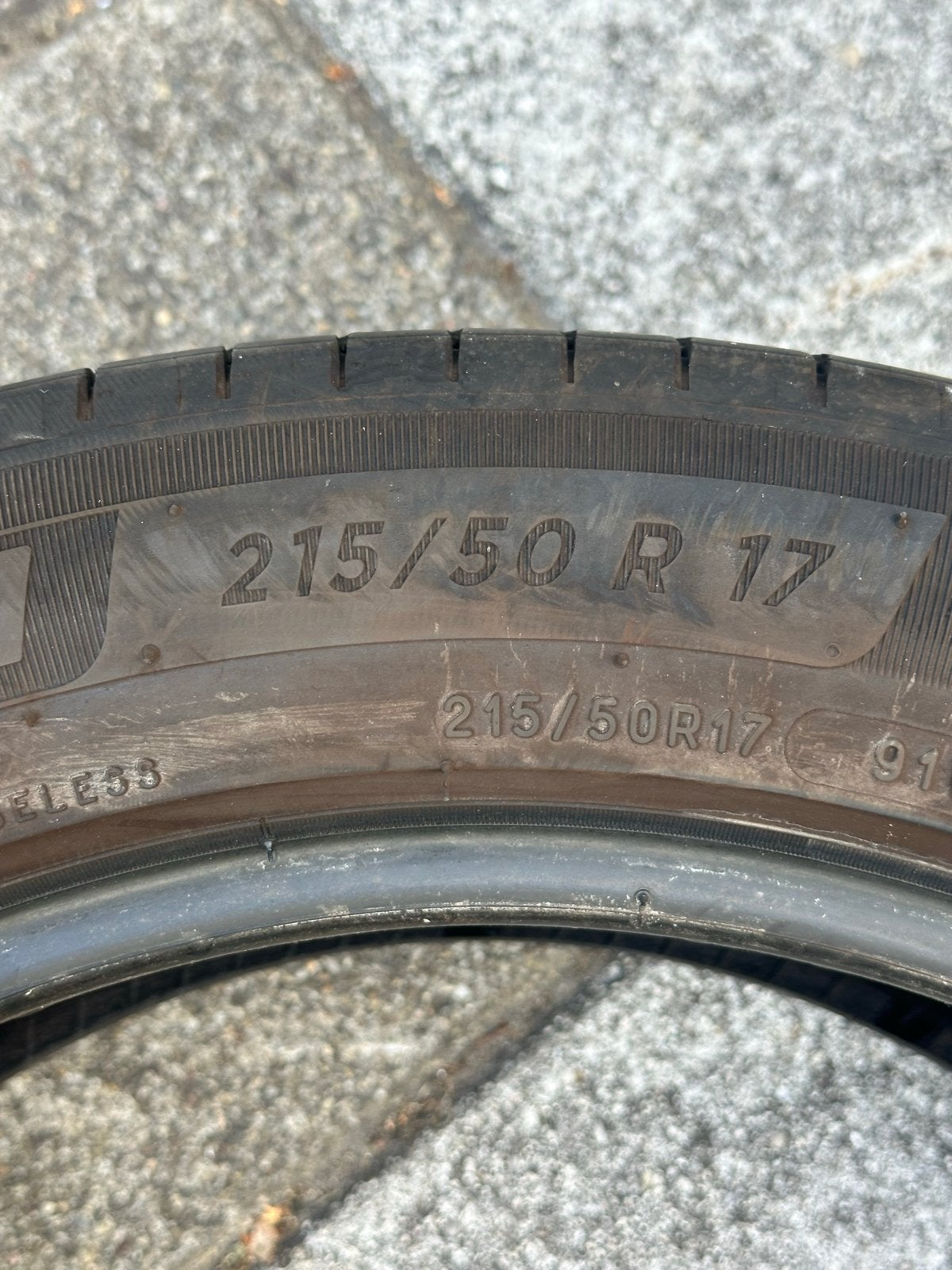 Michelin + 215/50 R17  (2)Zomerbanden, Auto-onderdelen, Banden en Velgen, 17 inch, Ophalen of Verzenden, Band(en), Personenwagen
