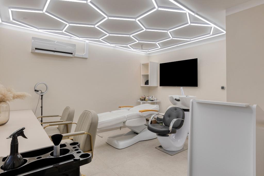 Complete luxe schoonheidsalon / kapsalon inrichting te koop, Zakelijke goederen, Kantoor en Winkelinrichting | Winkel en Inventaris