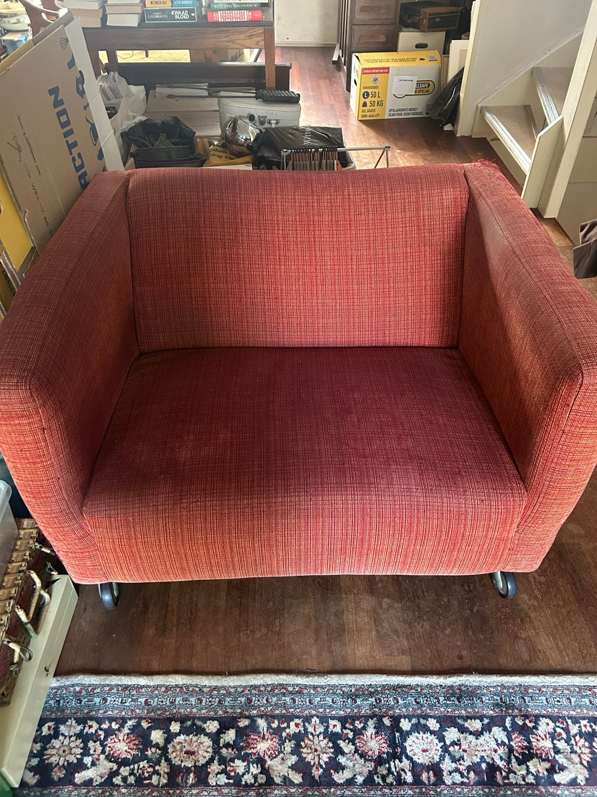 Comfortabele fauteuil - rood/oranje stof, Huis en Inrichting, Gebruikt, Tweepersoons, 75 tot 100 cm, Ophalen of Verzenden
