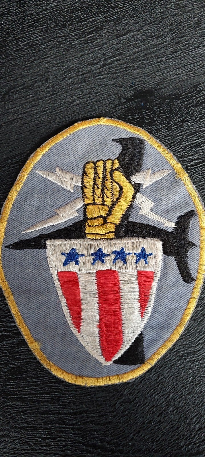 AIR FORCE 121ST FIGHTER SQUADRON SHIELD  PATCH..lokale aanma, Ophalen of Verzenden, Luchtmacht, Amerika, Embleem of Badge