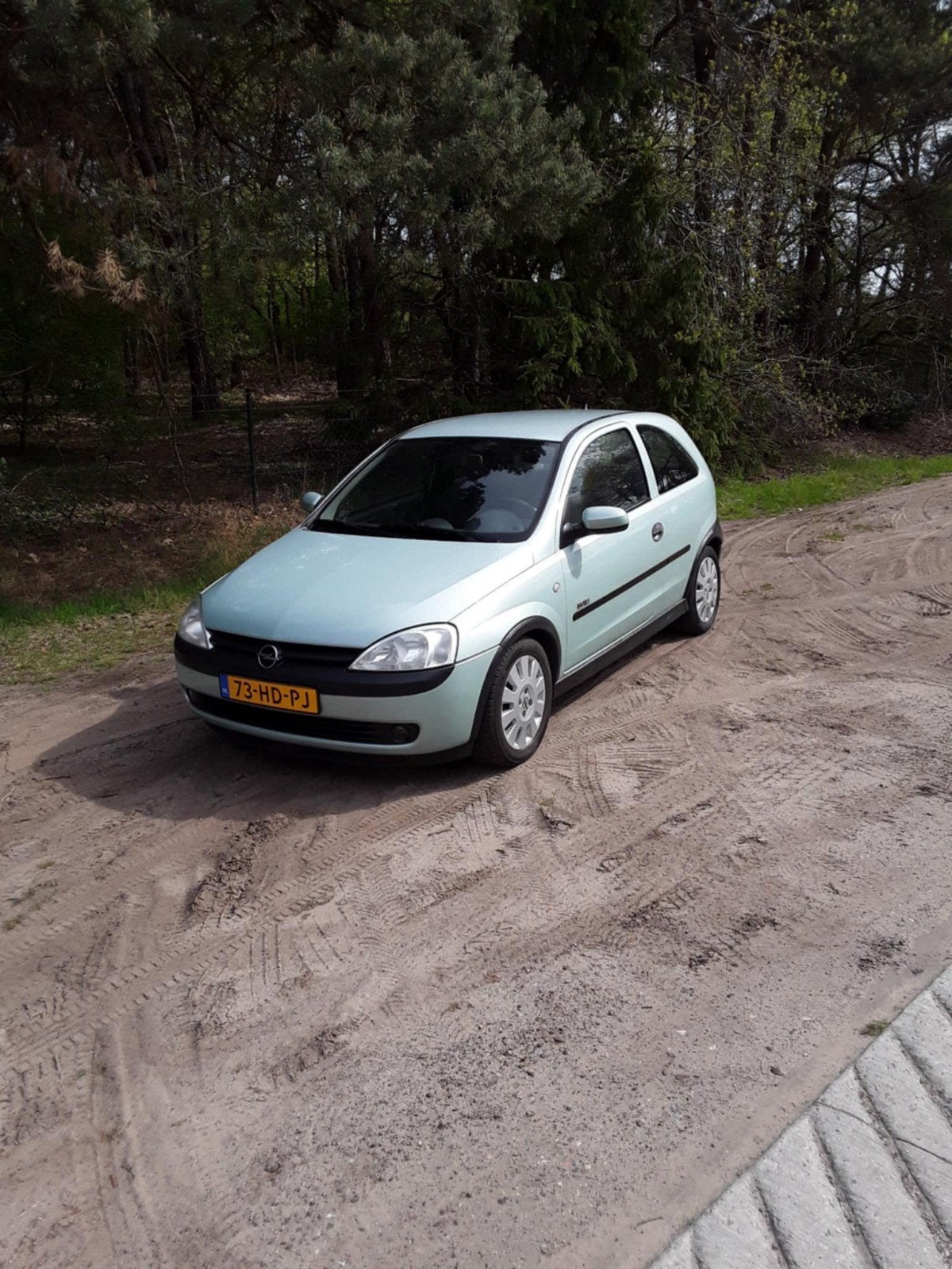 Opel Corsa 1.4 I 16V 3D 2001 Groen, Voorwielaandrijving, 40 €/maand, Zwart, 4 cilinders