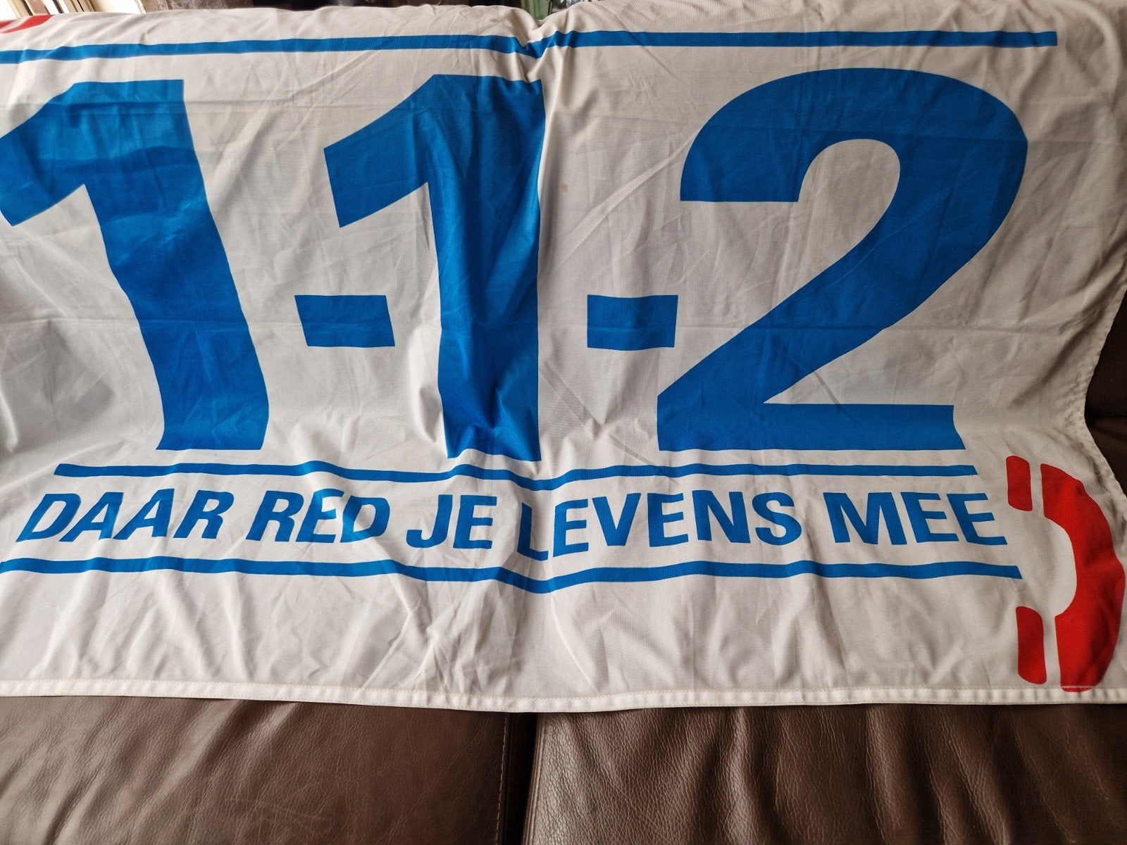 Grote vlag 1-1-2  red levens, Diversen, Ophalen, Gebruikt