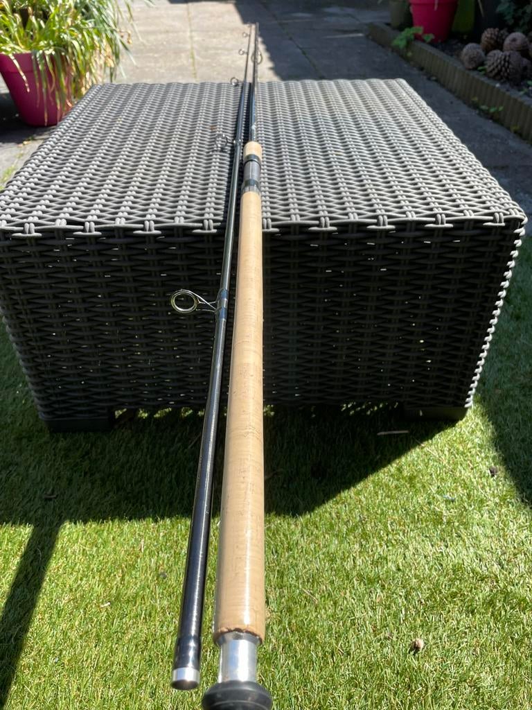 pen Hengel F4E carp 12ft 2.5 lbs, Ophalen, Zo goed als nieuw, Complete hengel