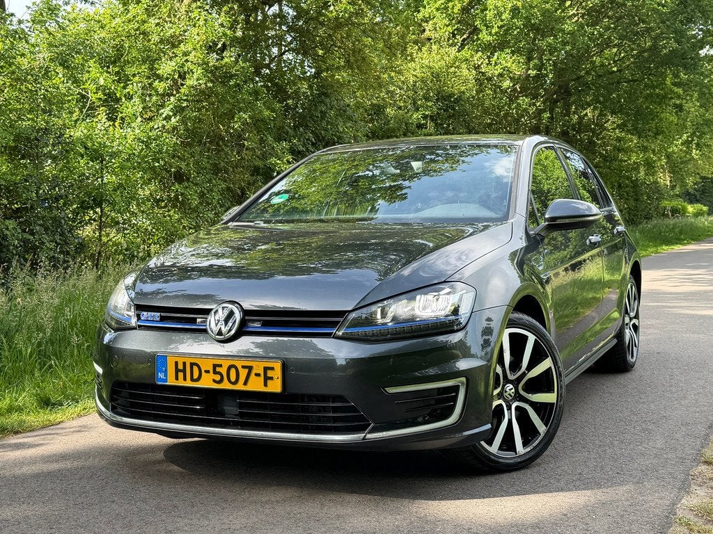 Volkswagen Golf 1.4 TSI GTE | Accu Revisie + Camera + Clima, Stof, Gebruikt, 4 cilinders, 150 pk