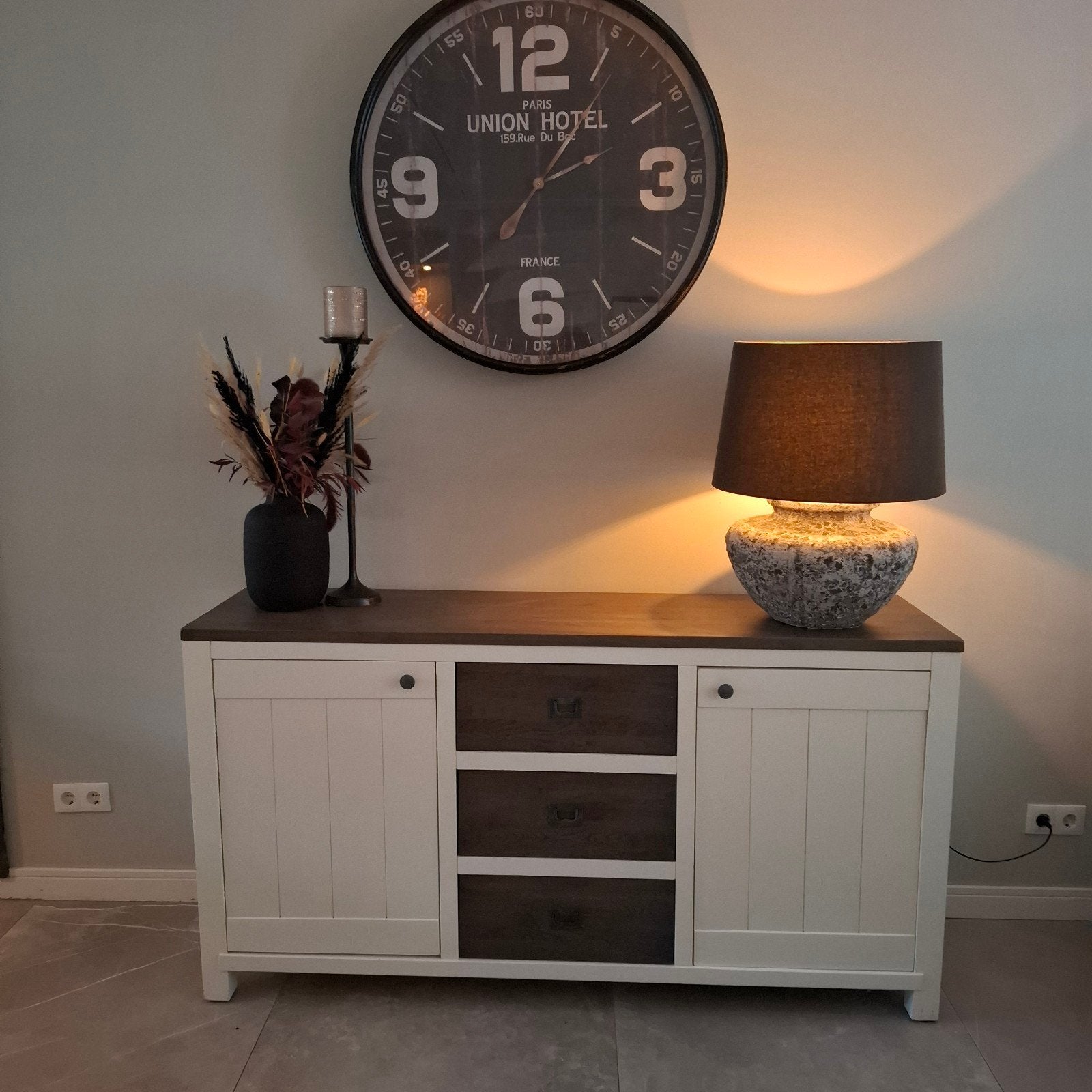 complete set landelijke meubels
 meubels (eettafel, tv-meub, Ophalen, Gebruikt, 25 tot 50 cm