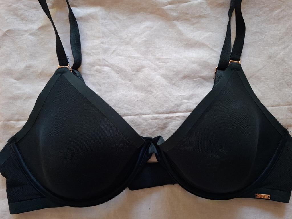 Hunkemöller Noir zwarte strappy BH 80C, Kleding | Dames, Ondergoed en Lingerie, Hunkemöller, Ophalen of Verzenden, Zwart, BH