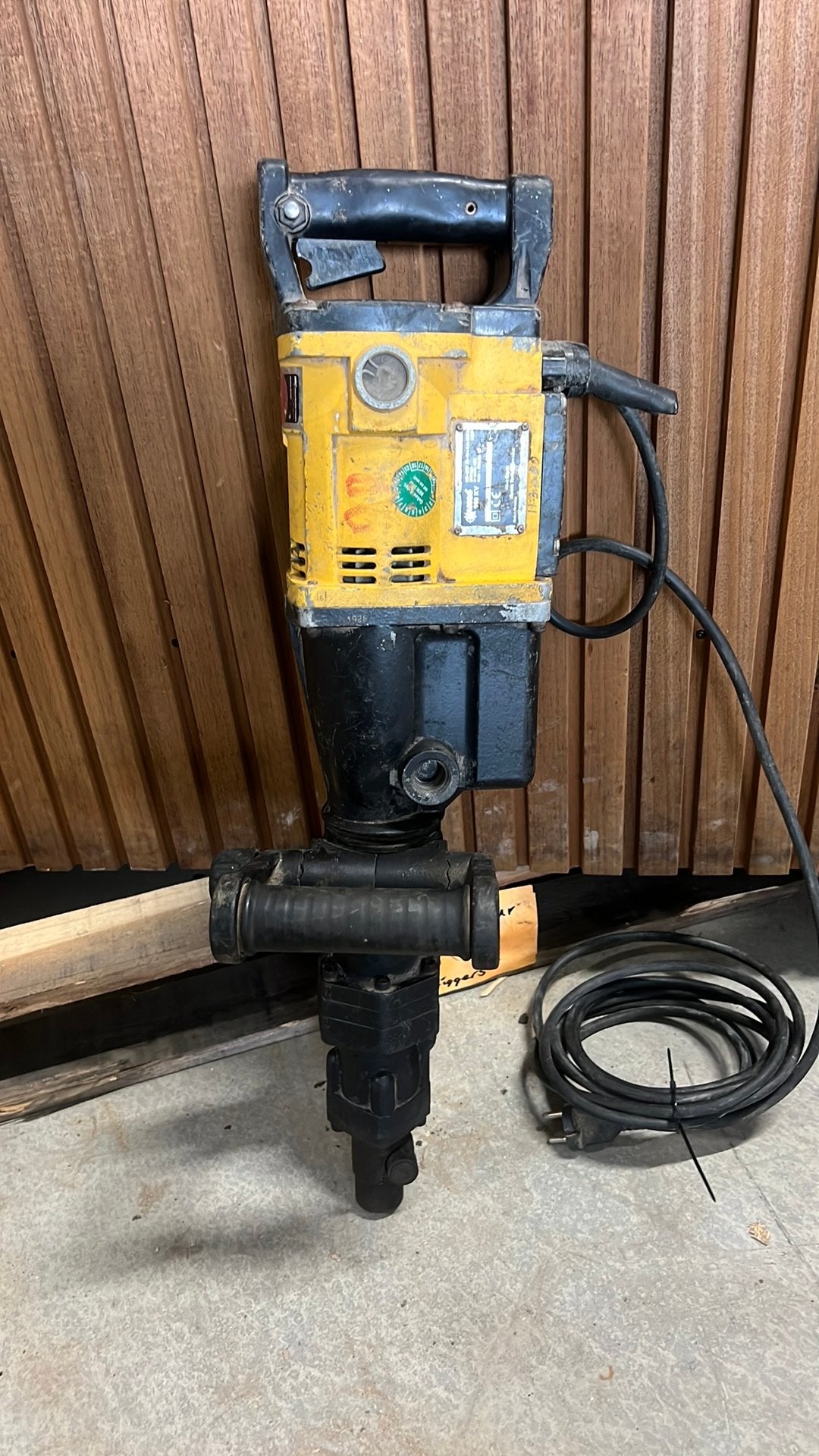 Kango 900 breekhamer, Doe-het-zelf en Verbouw, Gereedschap | Boormachines, Ophalen, Zo goed als nieuw, Boor- en/of Breekhamer