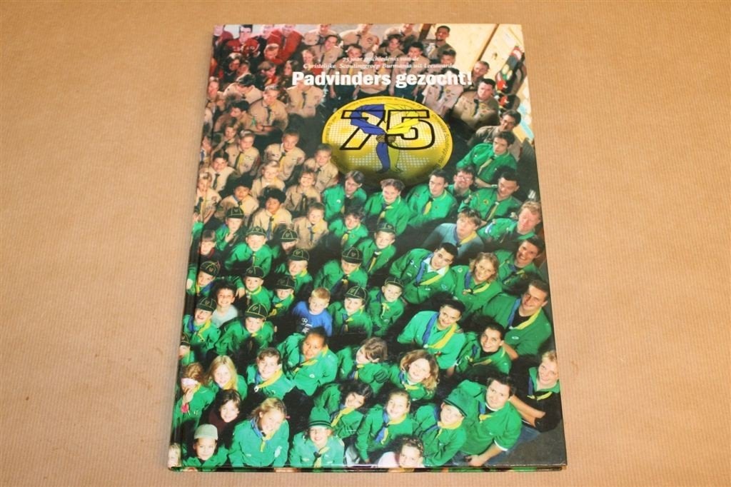 Scouting Burmania Leeuwarden — 75 Jaar Zeldzaam Boek, Boeken, Ophalen of Verzenden, Zo goed als nieuw