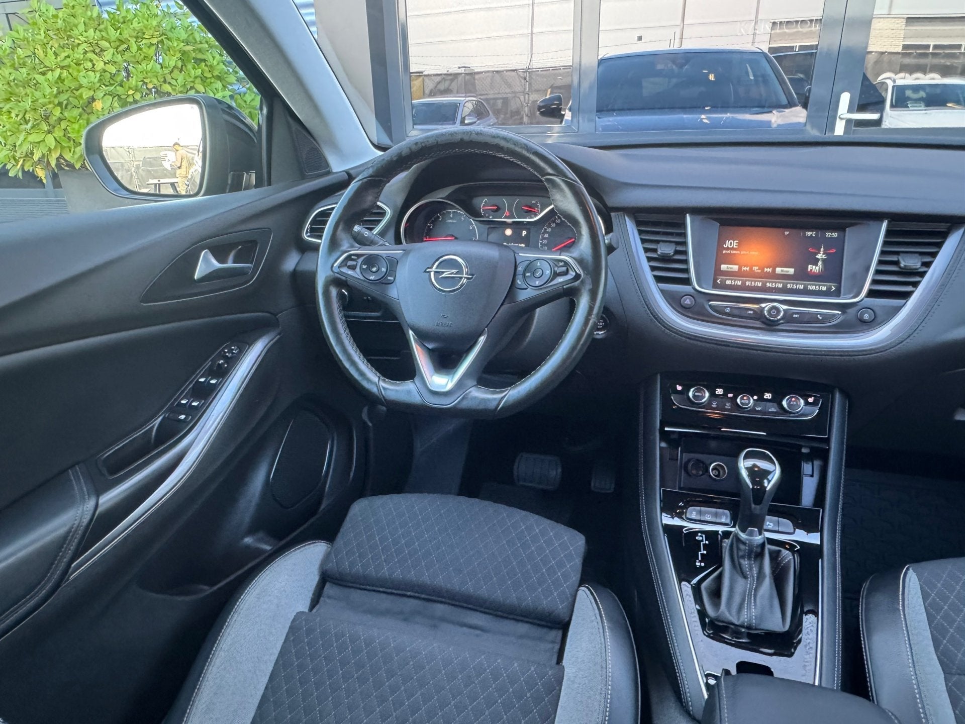 Opel GRANDLAND X 1.2 Turbo Edition CAMERA|APPLECARPLAY|STOEL, Gebruikt, Leder en Stof, Zwart, Bedrijf