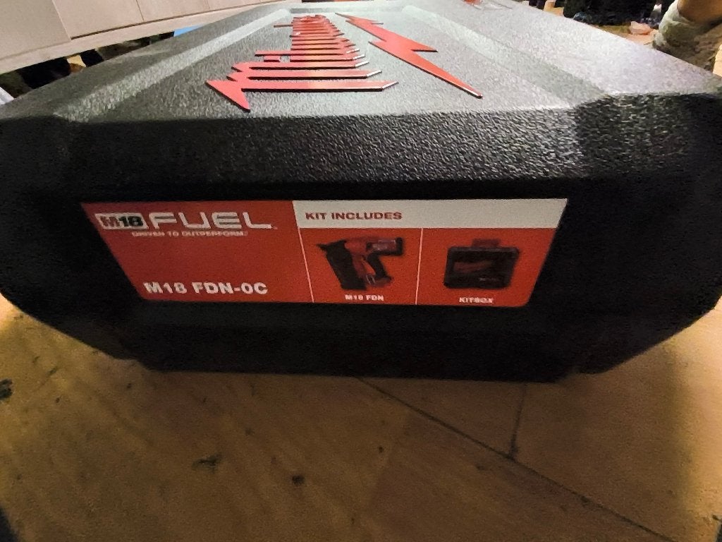 Milwaukee m18 FDN tacker nieuw, Doe-het-zelf en Verbouw, Gereedschap | Overige machines, Ophalen of Verzenden, Nieuw