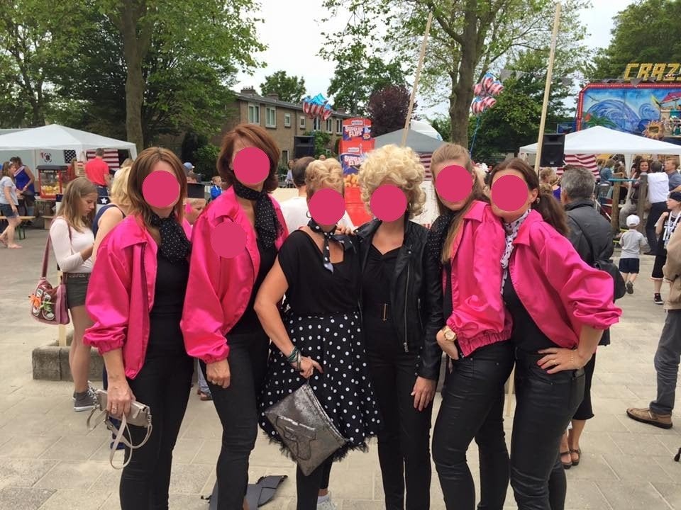 Grease, pinklady of T Bird kleding te huur voor max €22 pp, Ophalen, Zo goed als nieuw, Carnaval