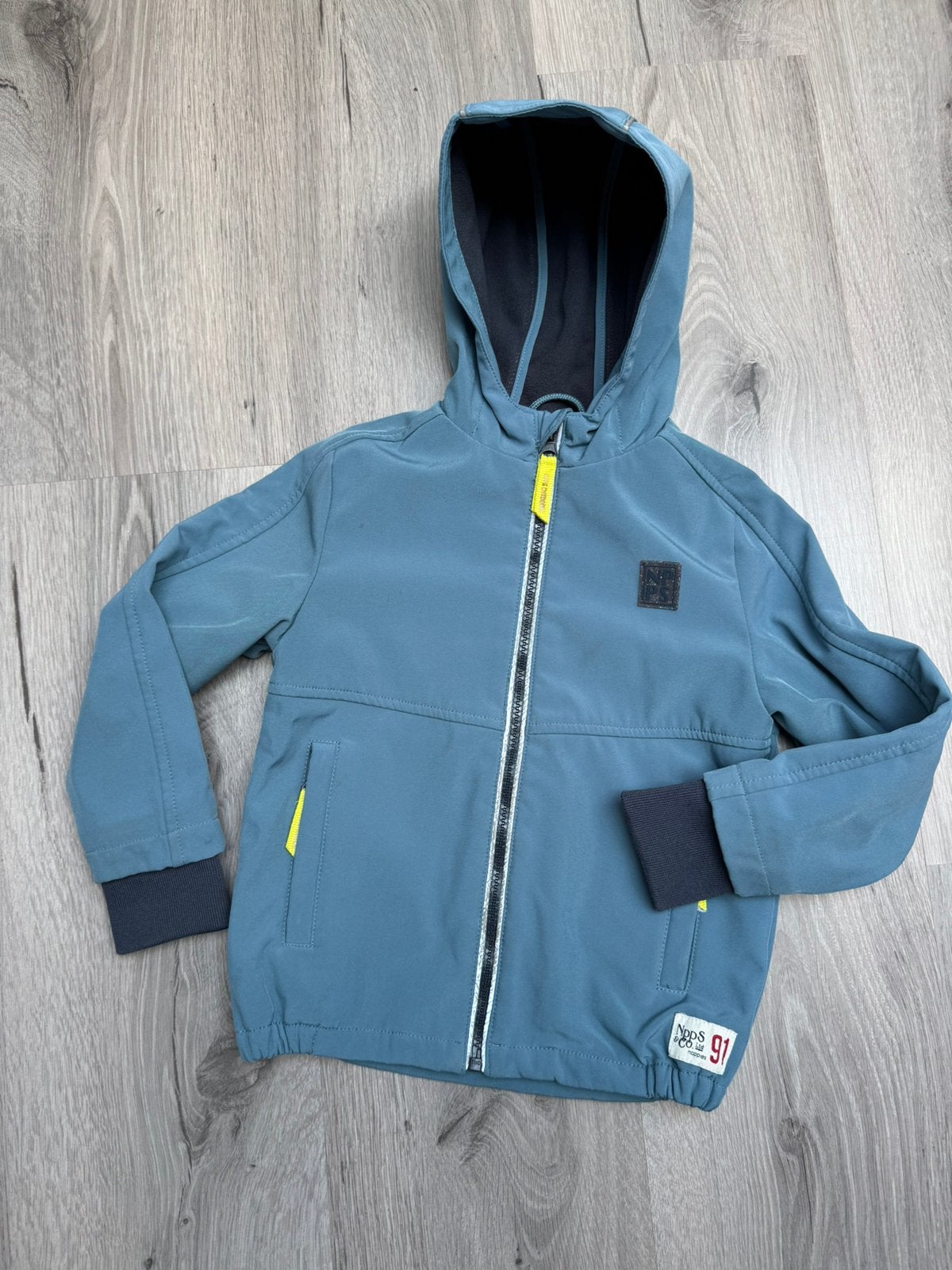 Jas Noppies softshell maat 104, Ophalen, Gebruikt, Jongen of Meisje, Jas