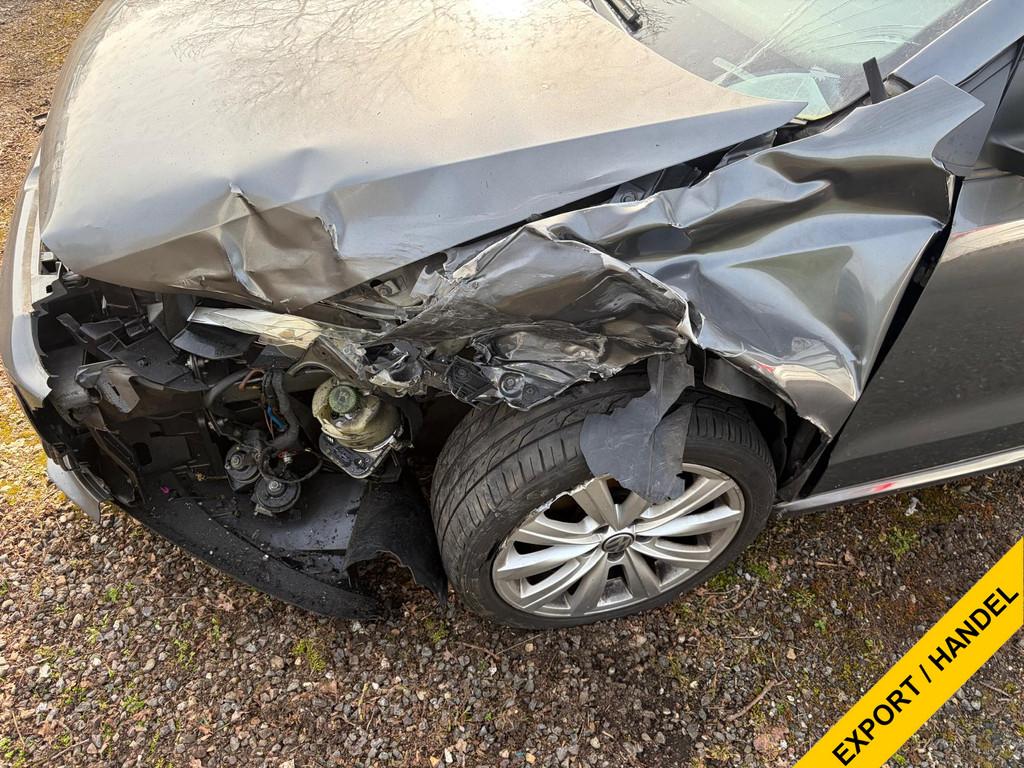 Volkswagen Polo 1.4-16V 5Drs *SCHADE* Highline Airco Lmv Con, Voorwielaandrijving, 40 €/maand, Zwart, 4 cilinders