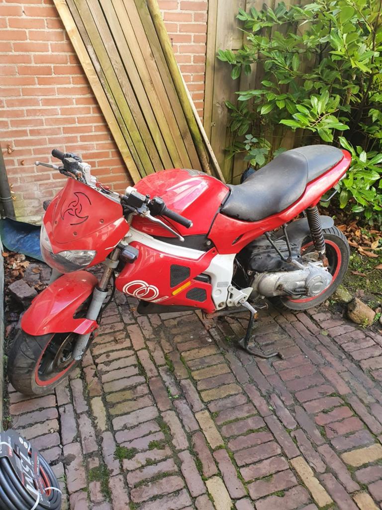 Gilera dna 50cc, Fietsen en Brommers, Brommers | Schadebrommers, Ophalen, Maximaal 45 km/u, 50 cc, Overige merken